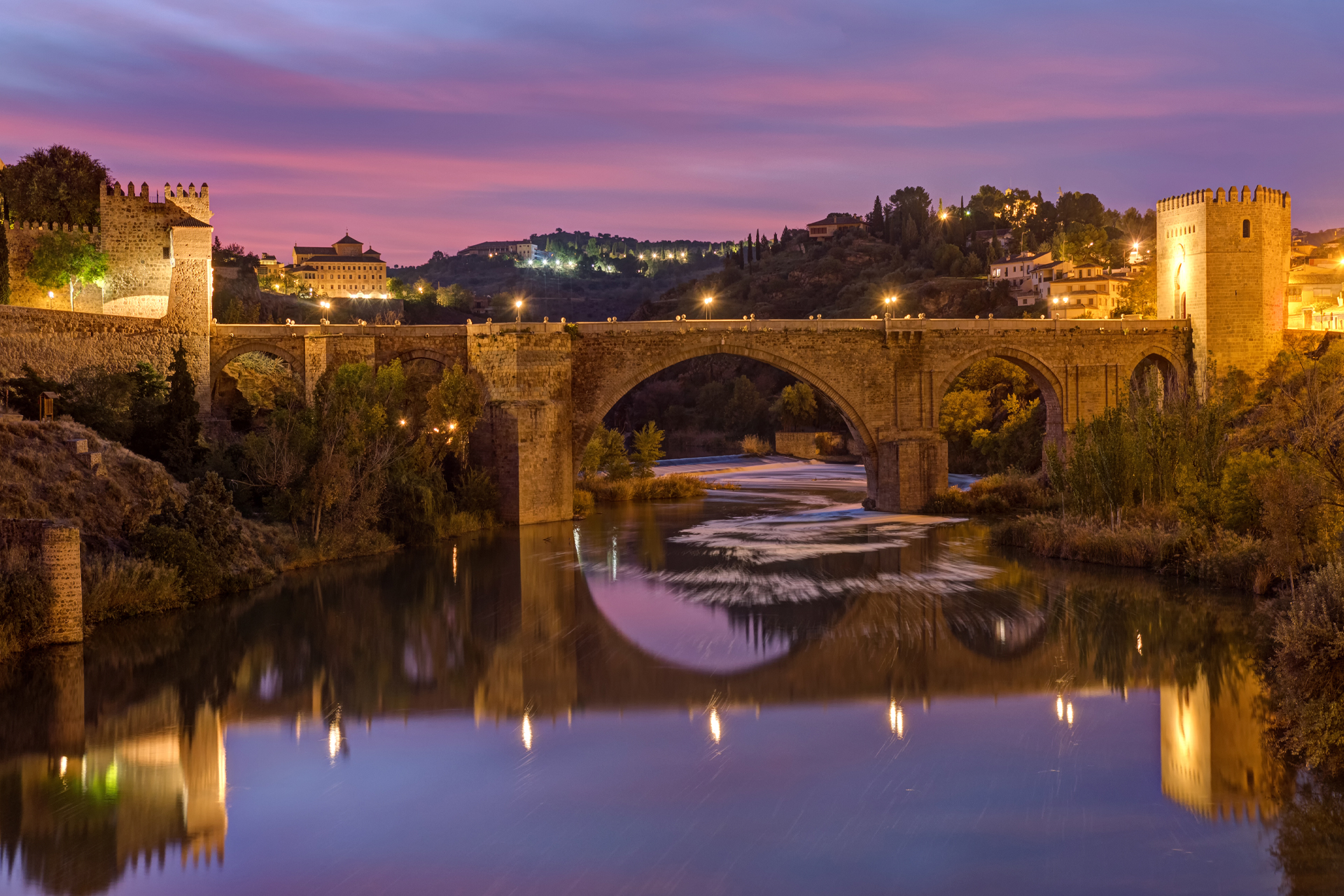 Vista nocturna de Toledo